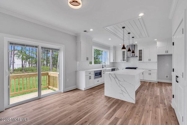Interior, Kitchen, Pendant Lights, Recessed Lighting, Wood Texture Flooring
