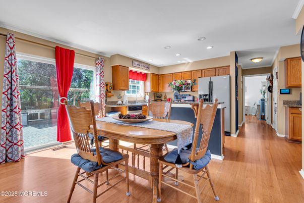 Dining room, Interior, Kitchen, Recessed Lighting, Wood Texture Flooring