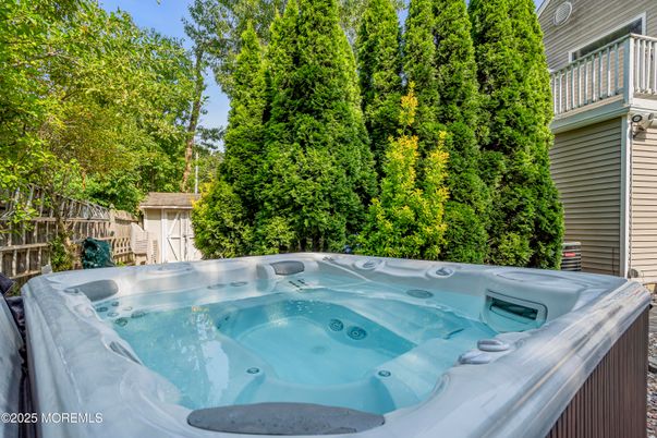 Exterior, Hot Tub