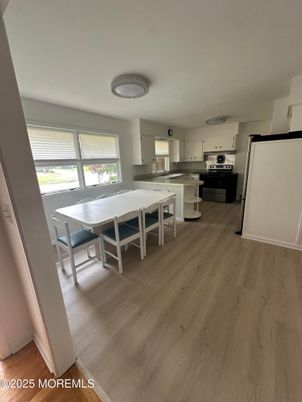 Dining room, Interior, Kitchen, Stainless Steel Appliances, Wood Texture Flooring