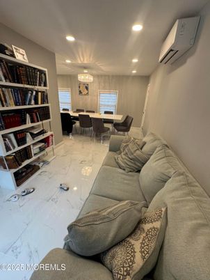 Chandelier, Dining room, Interior, Living room, Marble, Recessed Lighting