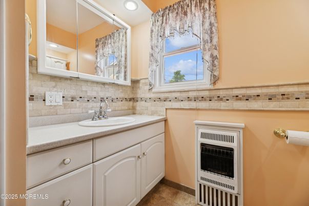 Bathroom, Fireplace, Interior, Recessed Lighting