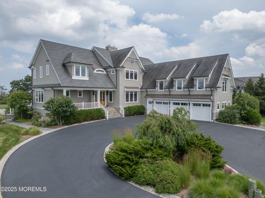 Attached, Exterior, Facade, Cape Cod