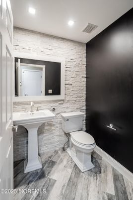 Bathroom, Interior, Recessed Lighting, Wood Texture Flooring