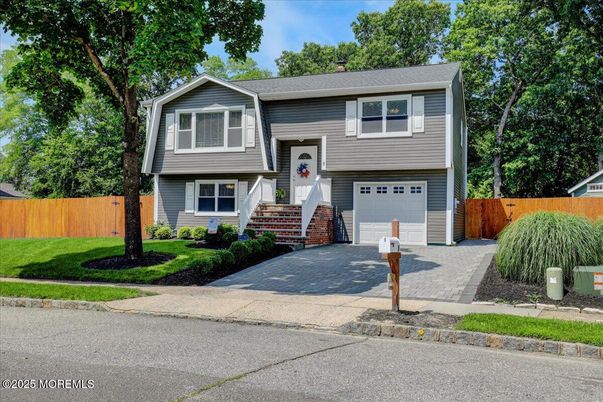 Attached, Exterior, Facade, Raised Ranch