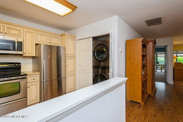 Interior, Kitchen, Stainless Steel Appliances, Washer, Wood Texture Flooring