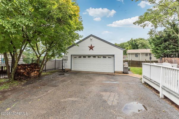 Detached Garage, Exterior
