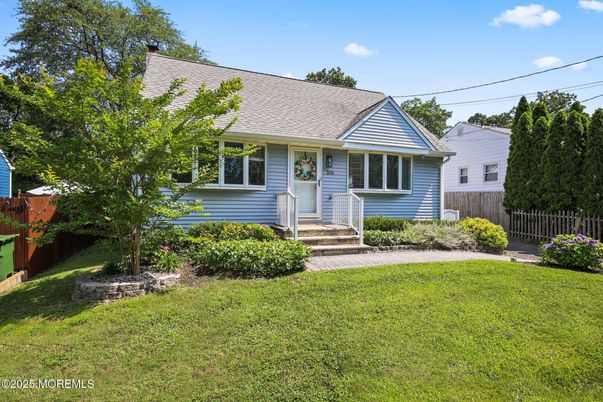 Backyard, Exterior, Facade, Cape Cod