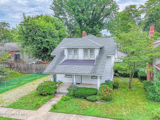 Backyard, Exterior, Facade, Queen Anne Victorian