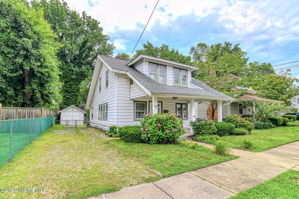 Backyard, Exterior, Facade, American Foursquare