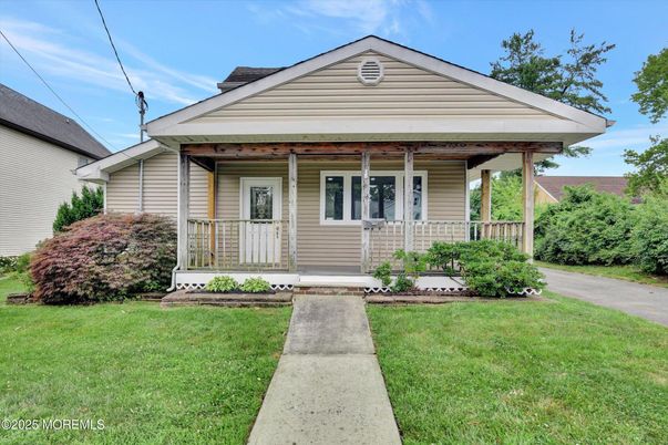 Exterior, Facade, American Craftsman