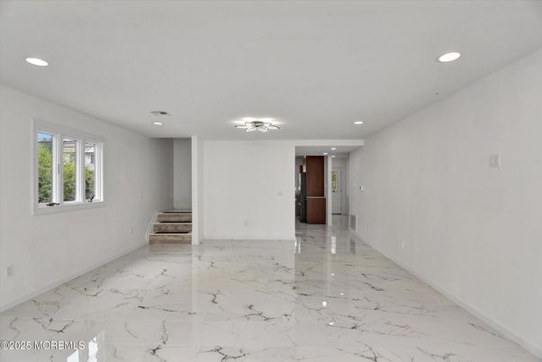 Empty room, Interior, Marble, Recessed Lighting