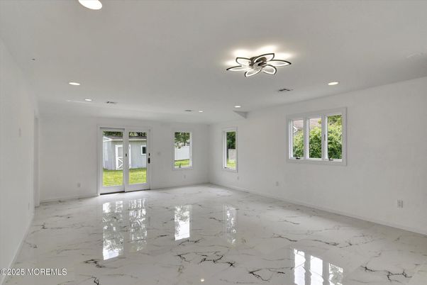 Empty room, Interior, Marble, Recessed Lighting
