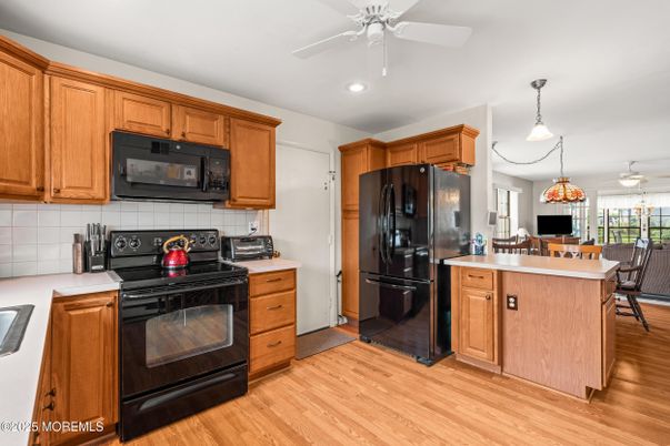 Dining room, Interior, Kitchen, Pendant Lights, Recessed Lighting, Wood Texture Flooring