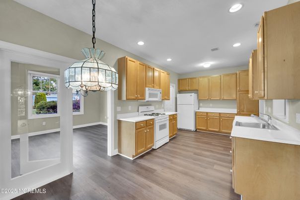 Interior, Kitchen, Pendant Lights, Recessed Lighting, Wood Texture Flooring
