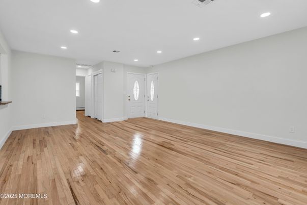 Empty room, Interior, Recessed Lighting, Wood Texture Flooring