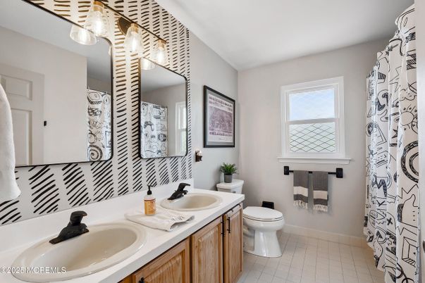 Bathroom, Dual Sink Vanities, Interior