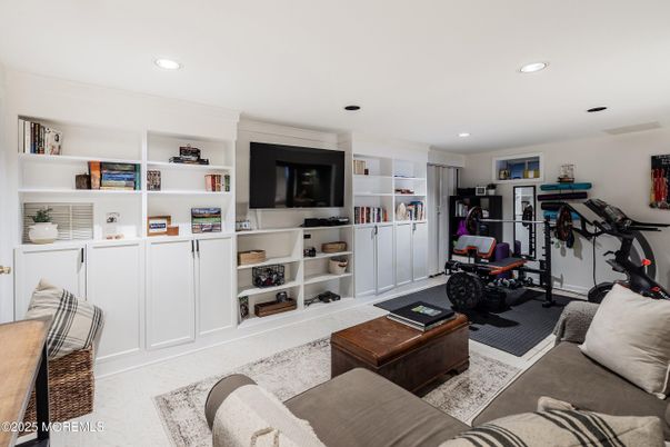 Fitness Equipment, Interior, Living room, Recessed Lighting