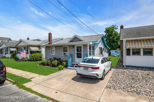 Exterior, Facade, Cape Cod
