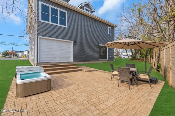Exterior, Hot Tub