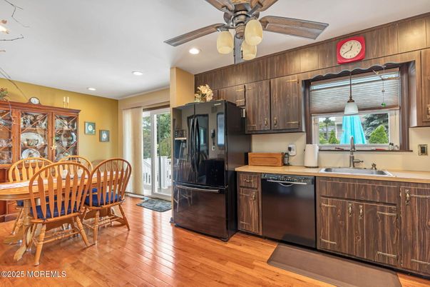Dining room, Interior, Kitchen, Recessed Lighting, Wood Texture Flooring
