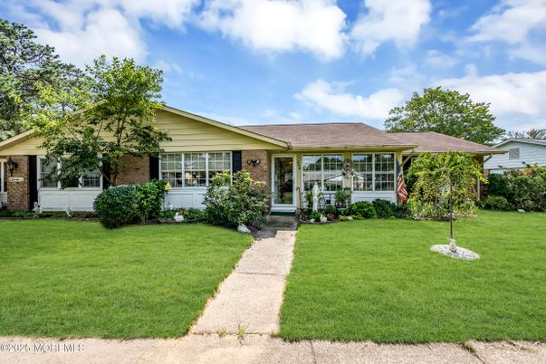 Exterior, Facade, Brick Facade, Ranch