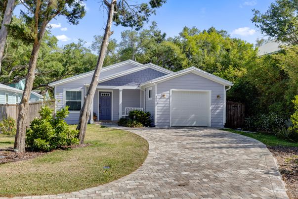 Attached, Exterior, Facade, Ranch