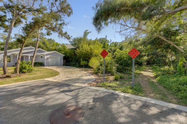 Backyard, Detached Garage, Exterior