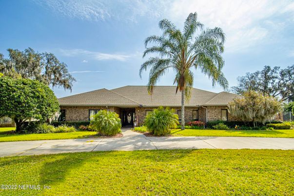 Backyard, Exterior, Facade, Brick Facade, Ranch