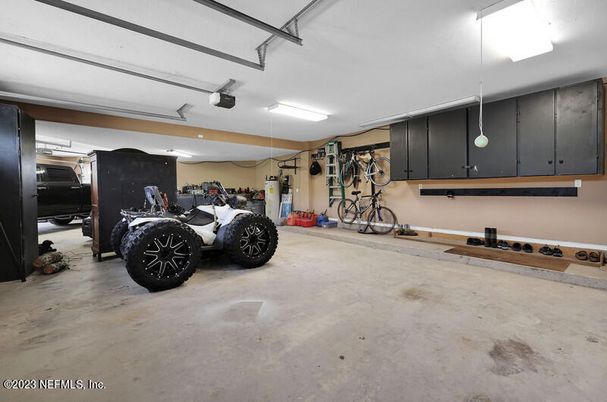 Garage, Interior