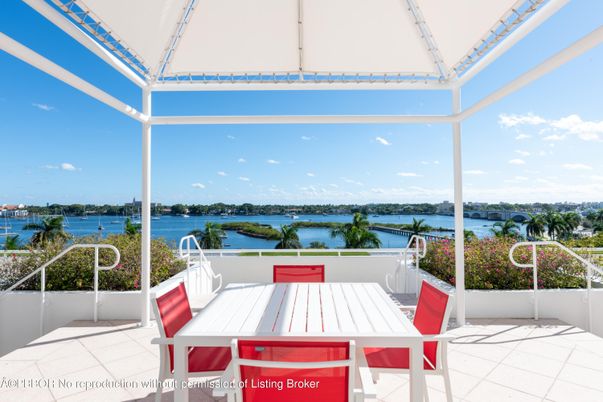Interior, Sun Room, Water