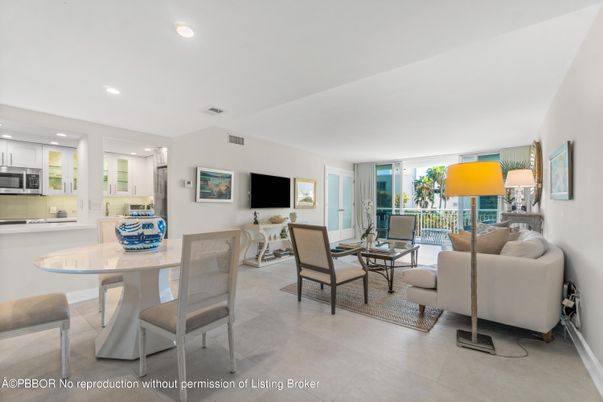 Dining room, Interior, Kitchen, Living room, Recessed Lighting