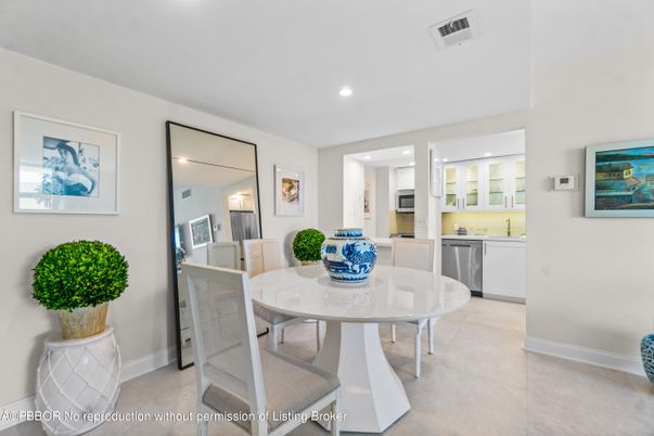 Dining room, Interior, Kitchen, Recessed Lighting, Stainless Steel Appliances