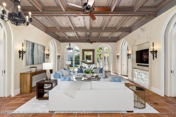 Chandelier, Interior, Living room, Recessed Lighting, Wooden Beams, Wooden Ceilings