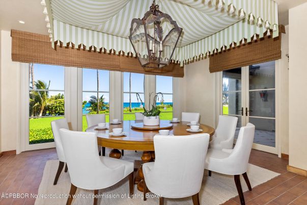 Dining room, Interior, Recessed Lighting