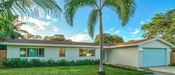 Attached, Detached Garage, Exterior, Facade, Ranch