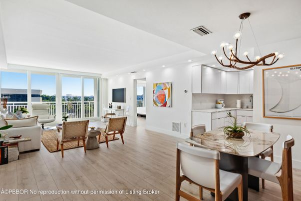 Chandelier, Dining room, Interior, Kitchen, Living room, Recessed Lighting, Wood Texture Flooring