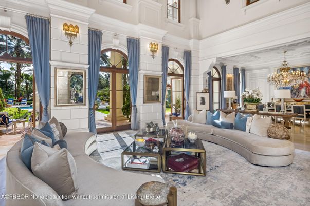 Chandelier, Dining room, Interior, Living room