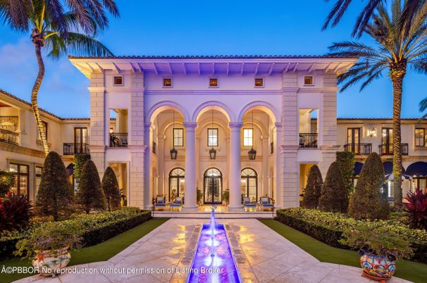 Exterior, Facade, Mediterranean