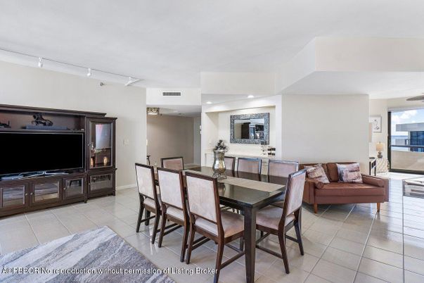 Dining room, Interior, Living room, Recessed Lighting