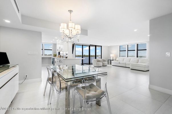 Chandelier, Dining room, Interior, Kitchen, Living room, Recessed Lighting