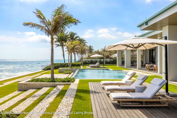 Exterior, Pool, Water