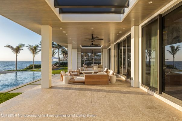 Exterior, Recessed Lighting, Water