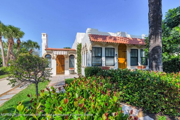 Exterior, Facade, Spanish Mediterranean