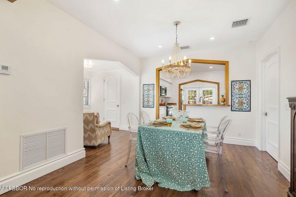 Chandelier, Dining room, Interior, Recessed Lighting, Wood Texture Flooring