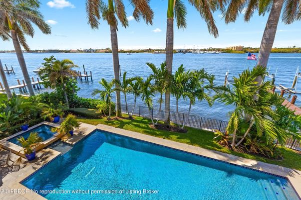 Exterior, Lake, Pool