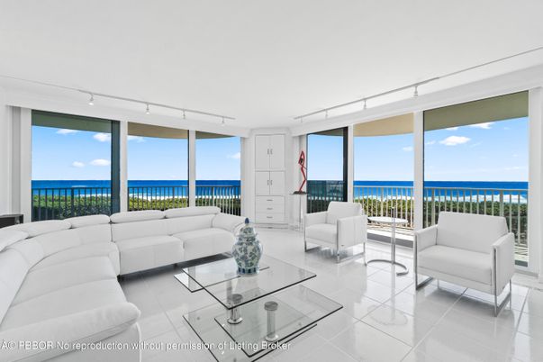 Interior, Living room, Water