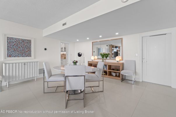 Dining room, Interior, Recessed Lighting
