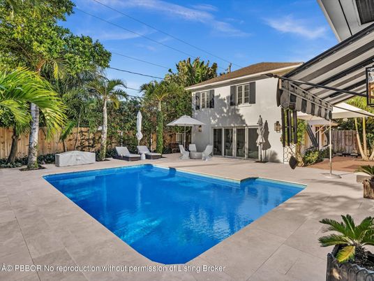 Exterior, Pool