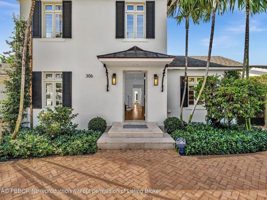 Exterior, Facade, Spanish Mediterranean